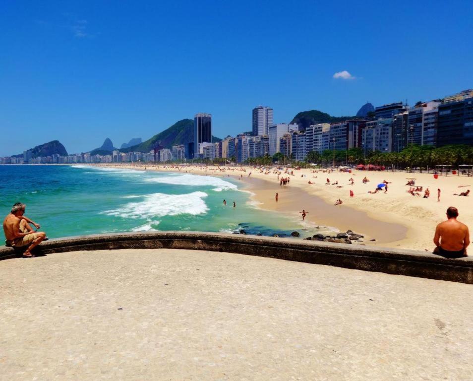 Copacabana Oceanview Suites: Beachfront Luxury with Modern Amenities Rio de Janeiro Exterior photo